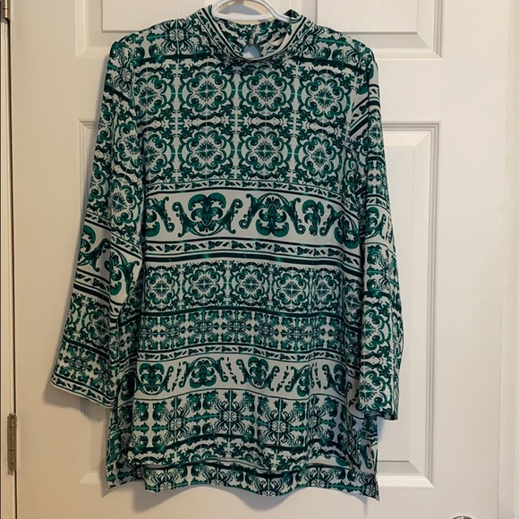 H&M DRESS TOP LIKE NEW! - Picture 1 of 4